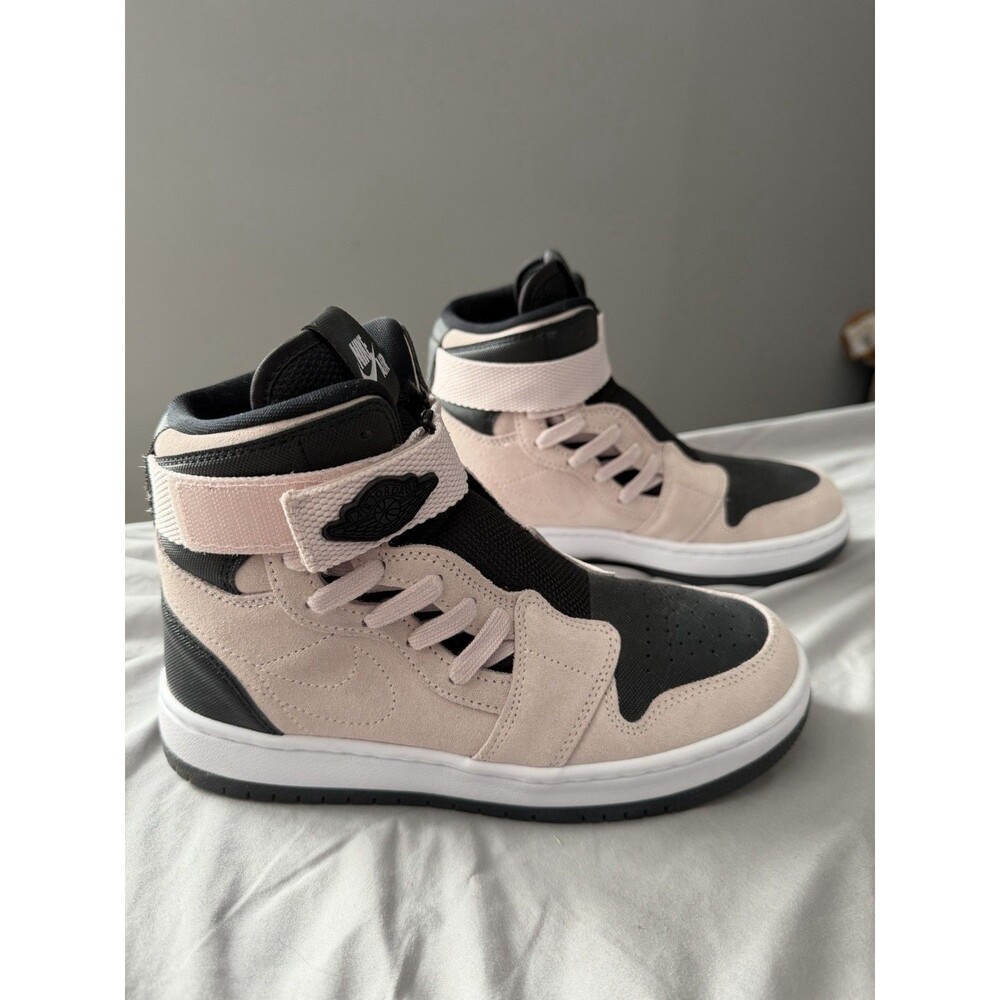 Nike Air Jordan 1 Nova XX 'Barely Rose' Model AV4052-602 Womens Size 7 Excellent